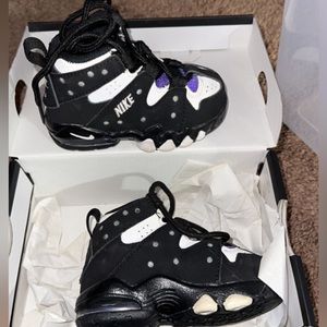 Toddler shoes size 5